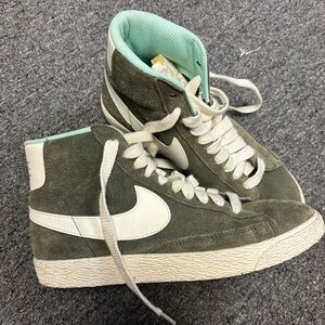Size 6.5 - Nike Blazer Suede Vintage Mid Olive